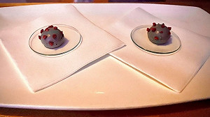 推出「武漢肺炎病毒點心」惹議 米其林3星餐廳:藝術通常會引起不適