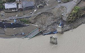 日本豪雨奪66命  老翁遭滅頂  妻 :「留我一人該怎麼辦？」