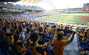 黃恩賜7局無失分飆10K 兄弟封王M1