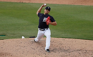 MLB／球從耳邊投出！江少慶出手方式讓隊友驚奇