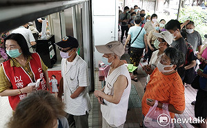 搶頭香！郵局三倍券超搶手 截至上午 11 點已破26萬份
