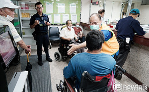 領三倍券遭批不顧老弱婦孺！郵局：將設置愛心鈴及愛心櫃檯