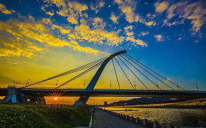 乘涼風騎單車！3路線夜騎河濱探訪大台北