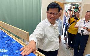 龍龍力拼人本交通！林佳龍優化台鐵休息室：環境不好影響服務