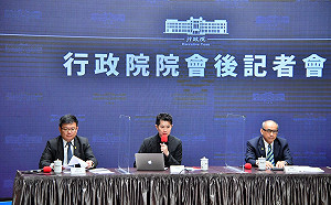 攤商收到的三倍券23日起可兌現金 蘇揆：先沙盤推演