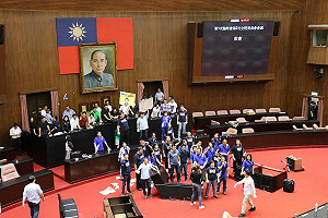 藍委杯葛無效綠委花1小就清場 游錫堃宣布明行使監院人事同意權