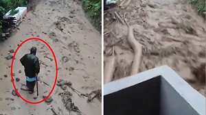 (影) 生死一瞬間！土耳其洪災男子驚險逃生 已知至少2人死亡