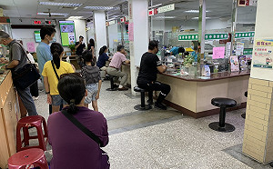 郵局五倍券開領！4地區颱風攪局停班 1.1萬人重預約領券