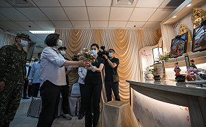 軍方:殉職飛官簡任專及高嘉隆 追晉中校少校