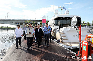 黃偉哲盼安平港地位提升  龔明鑫訪安平港樂觀其成