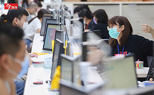 今周刊》人事總處欲立法保障約聘人員  公務員擔心遭更多口譯哥、學姊「卡位」