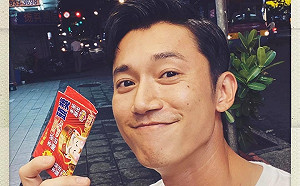 影帝吳慷仁也瘋威力彩！秀彩券自曝一句話被網友推爆