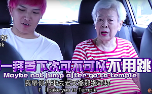 (影) 飛機不停台北要用跳的 阿嬤看影片直喊：阿彌陀佛