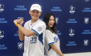 中職／孫盛希悍將主場開球初體驗　卻差點被球打中