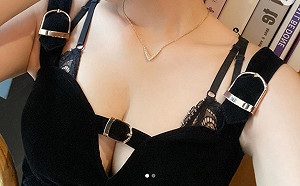 賴品妤大方PO深V爆乳照   網喊：不會說謊的女人！