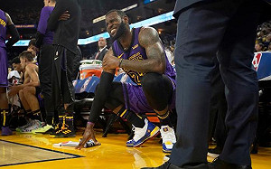 NBA／詹皇右側腹股溝又開始痠痛　湖人4將出現在傷兵名單