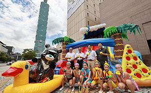 一票玩雙樂園！60米滑水道、千隻黃色小鴨陪伴泡水超過癮