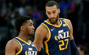 NBA／戈貝爾突「地板動作」起身　與米契爾一笑泯恩仇(影)