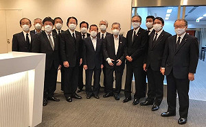 日本跨黨派弔唁團赴台 謝長廷讚森喜朗一天來回精神令人感佩