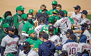 MLB／不爽被砸2次失控　運動家拉蒙找太空人板凳大亂鬥(影)