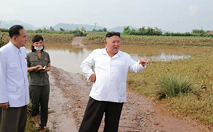 金正恩再赴洪災區視察人民  官媒竟公開嘲諷習近平「隔空指導」