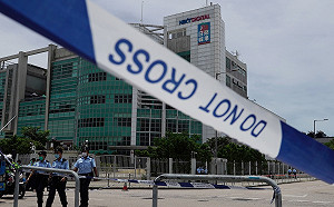 港警封鎖搜查壹傳媒總部 《立場》等多家獨立港媒採訪被拒