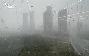 北京暴雨猛烈三警齊發 多處風景區、航班關閉、工地停工