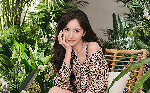 驚爆楊冪、魏大勛同居中！穿情侶裝前後現身同小區全被拍