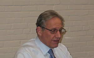 川普讀了會《憤怒》水門案記者伍德沃德選前出爆料新書