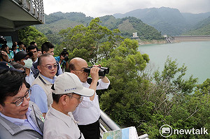 蘇貞昌視察曾文水庫關切供水 黃偉哲感謝中央大力挹注建設