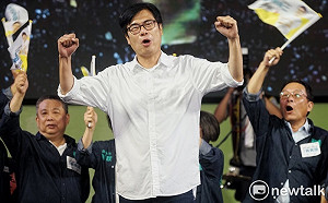 高雄市長補選陳其邁當選  最遲8月底就職