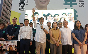 高雄市長的最後一哩路 陳其邁走了15年