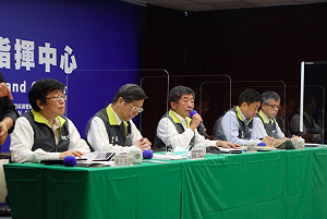 防疫神話破功？沈富雄嗆陳時中機場不普篩｢胡說八道｣:有種出來反駁