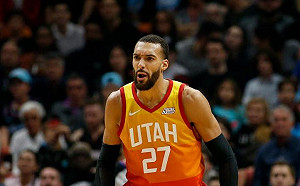 NBA／推特發文誤輸入歧視字眼　黃蜂播報員被無限期停職(影)