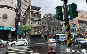 快訊》大雨特報！3縣市慎防大雨  外出記得帶傘