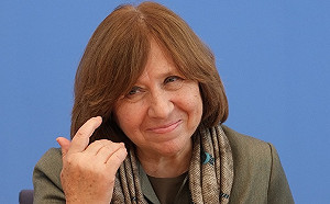 白俄羅斯鎮壓示威逮2人 諾貝爾文學獎得主被問話