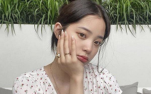 破尺度！歐陽娜娜大秀中空照 「雙腳舉動」遭網譙爆：不髒嗎！