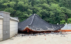 陝西窮縣砸30億蓋中學被查 校方急拆豪華造景