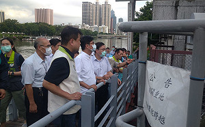 大雨狂炸高雄 陳其邁取消台北行程視察抽水站