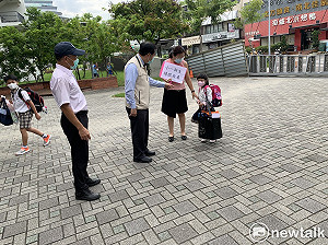 黃偉哲視察開學日校園防疫措施  台南有信心做好校園零傳染