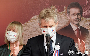 中國外長嗆訪台要付出代價 韋德齊反擊「不違反一中原則」