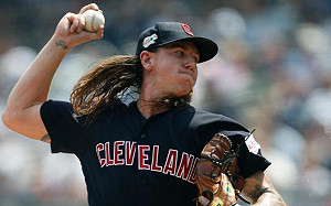 MLB／教士隊超狂補強！挖來印地安人王牌「飄髮哥」