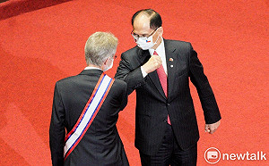 韋德齊盛情邀約 游錫堃當場答應「疫情過了會找時間赴捷克」