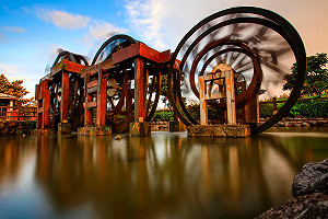 騎單車穿越彩繪大門看水車！北海岸暗藏農村打卡景點