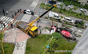 保持行車距離！大貨車、聯結車國道事故比例高  光7月就4起翻車