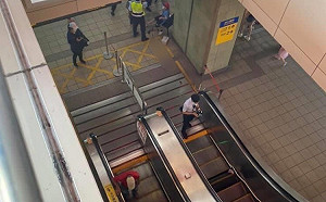 男童捷運站遭電扶梯「夾腳」！血流如注緊急送醫