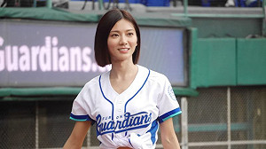 中職／女神「豆花妹」蔡黃汝甜美開球！完成四隊大滿貫(影)