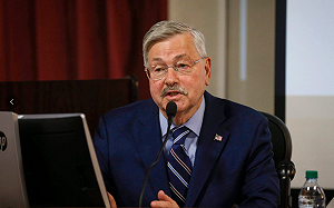 鎖喉令蔓延至官方！美駐中大使突宣布下月卸任