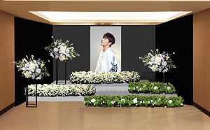 愷樂不躲了！小鬼驟逝  悲送花籃：放心飛吧