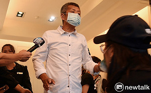 小鬼爸首發聲！神情憔悴 深深鞠躬